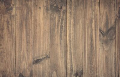 Płytki imitujące drewno czy panele